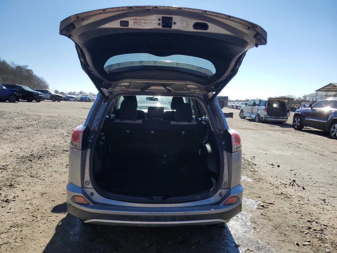 2016 Toyota RAV 4 - Image 6