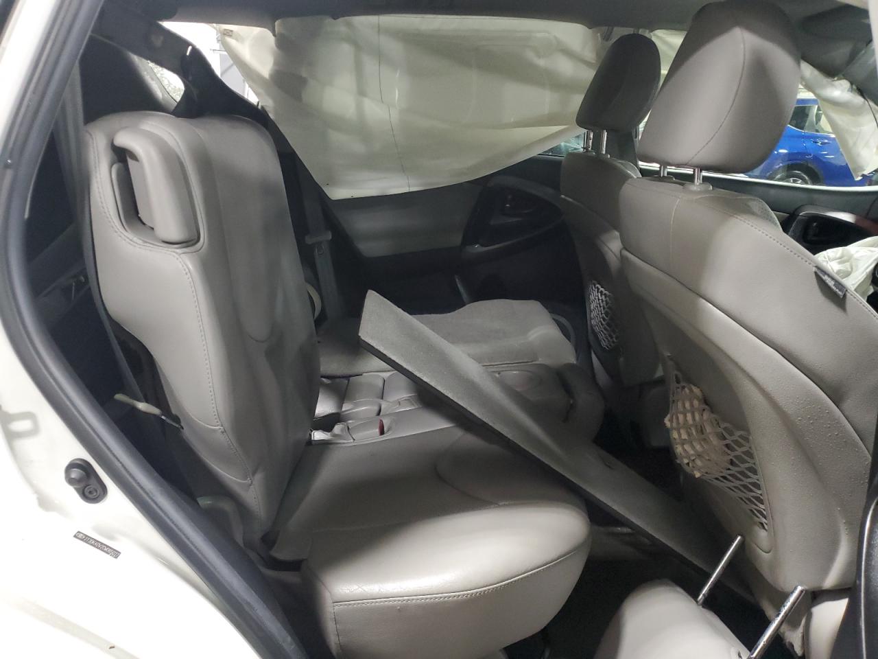 2012 Toyota RAV 4 - Image 10