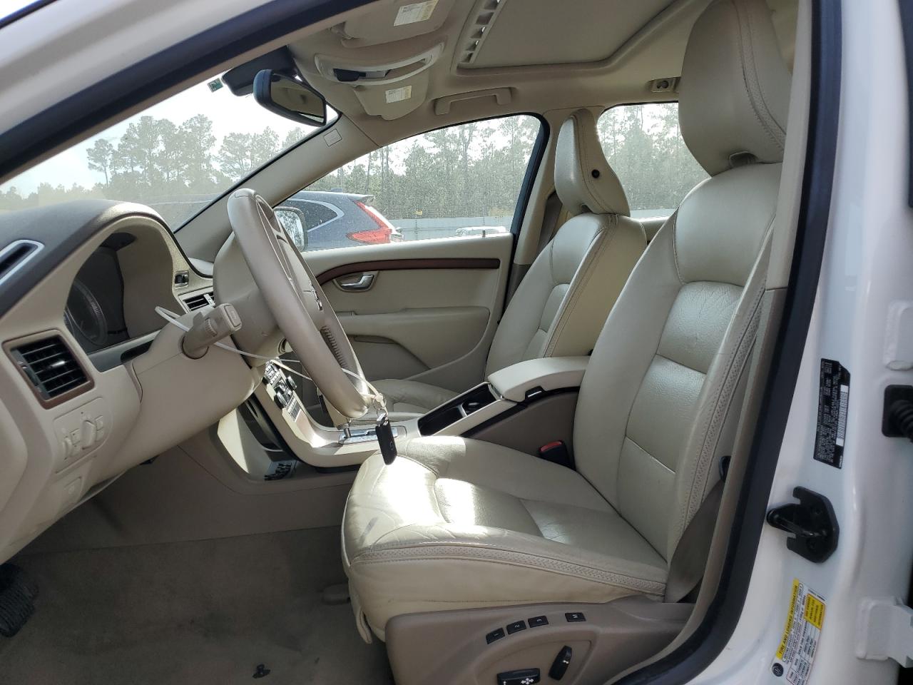 2010 Volvo XC70 - Image 7