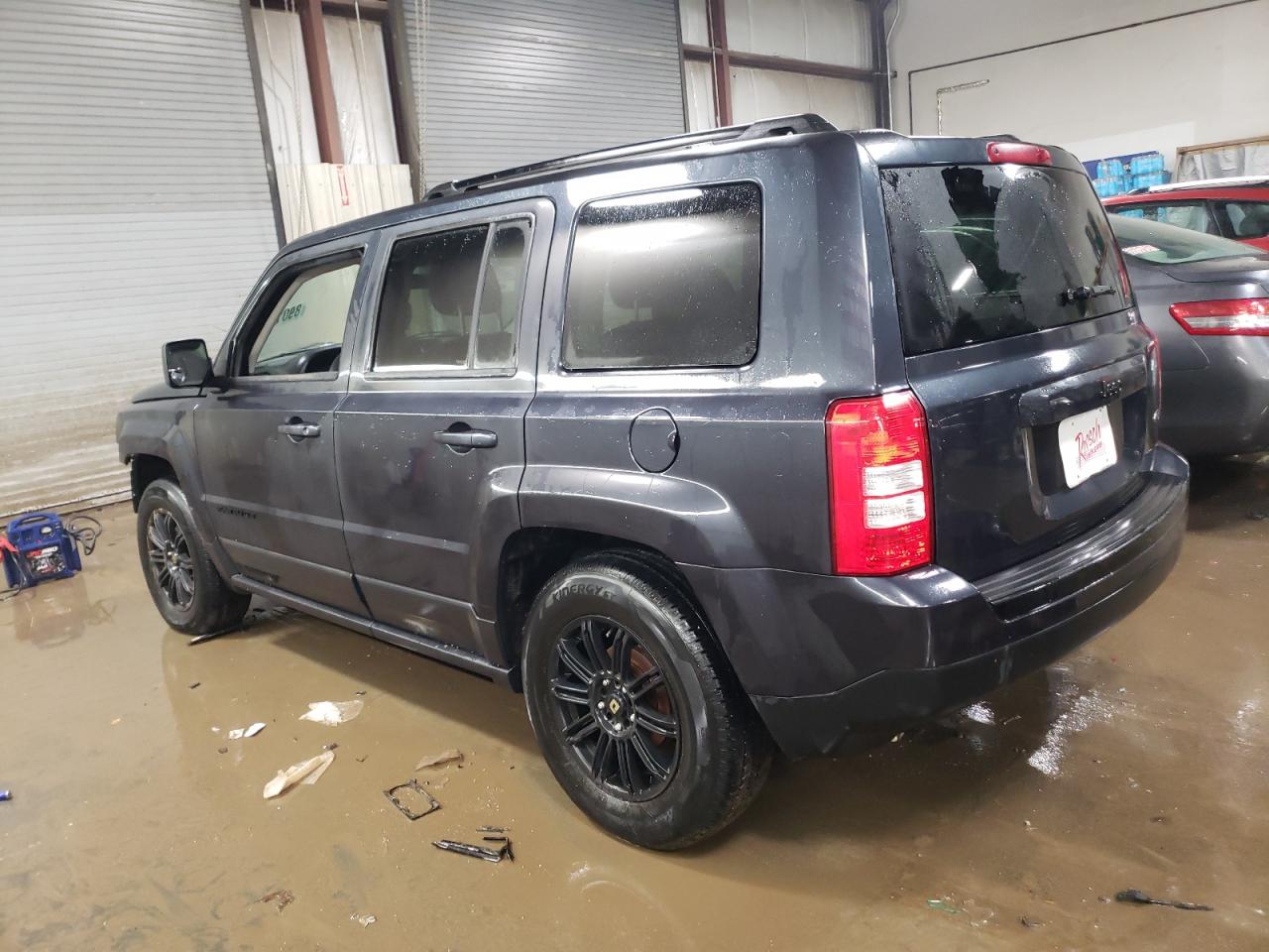 2014 Jeep Liberty (Patriot) - Image 2