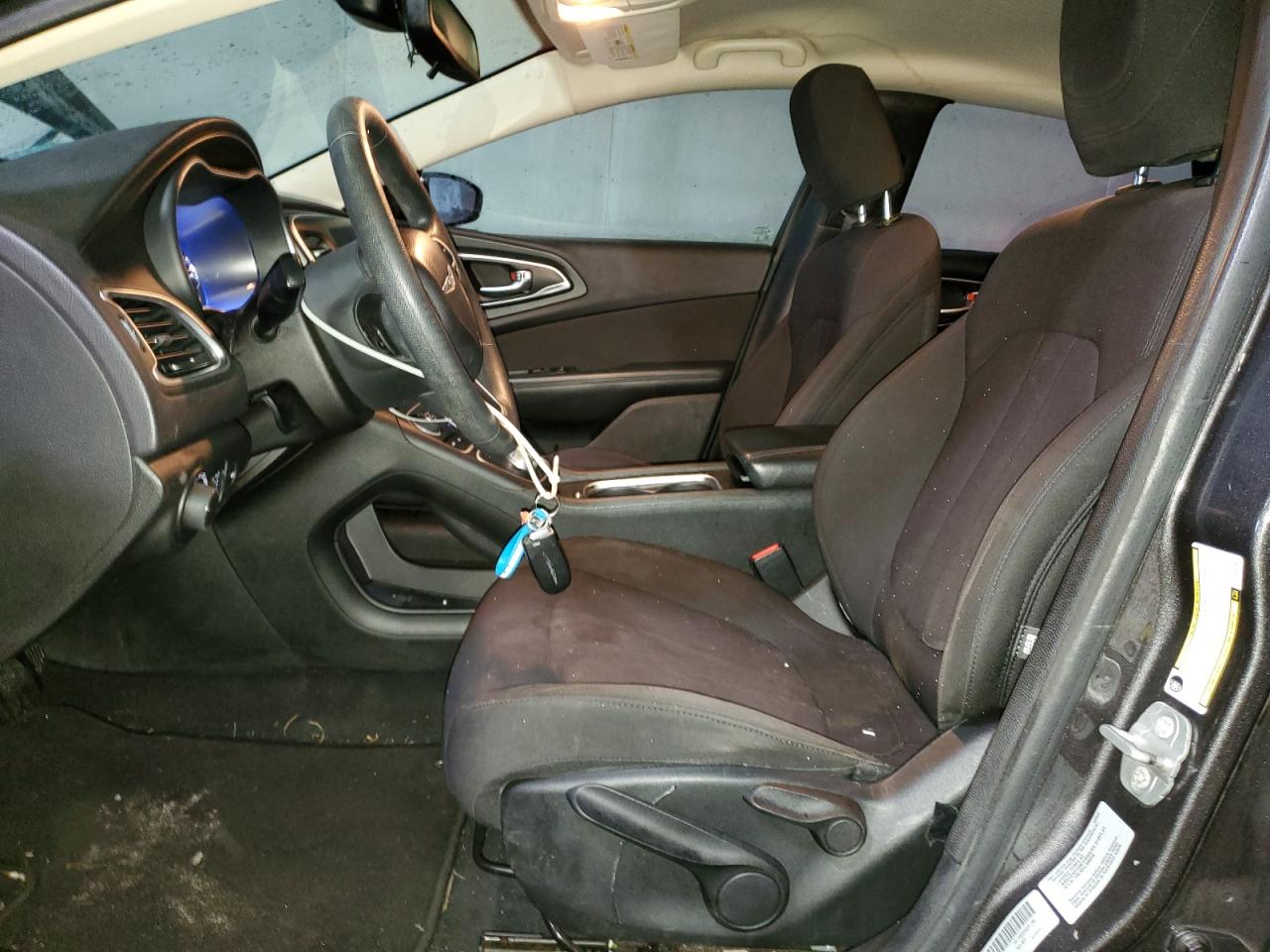2015 Chrysler 200 - Image 7