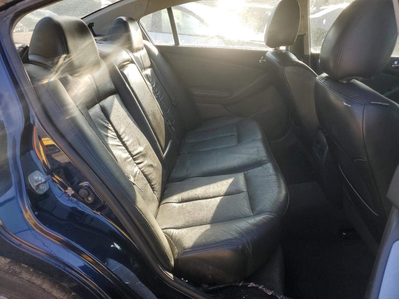 2011 Nissan Altima - Image 10