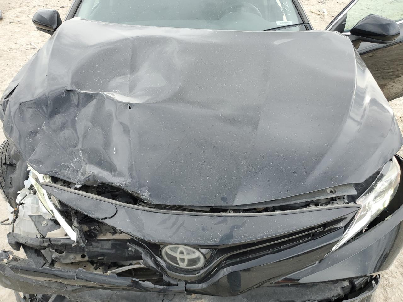 2020 Toyota Camry - Image 12