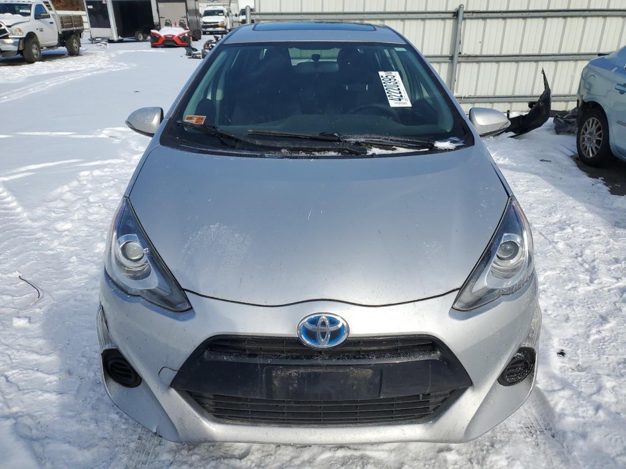 2015 Toyota Prius - Image 5