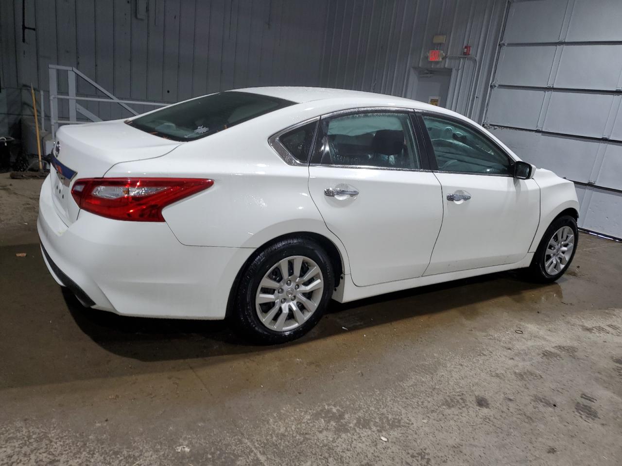 2017 Nissan Altima - Image 3