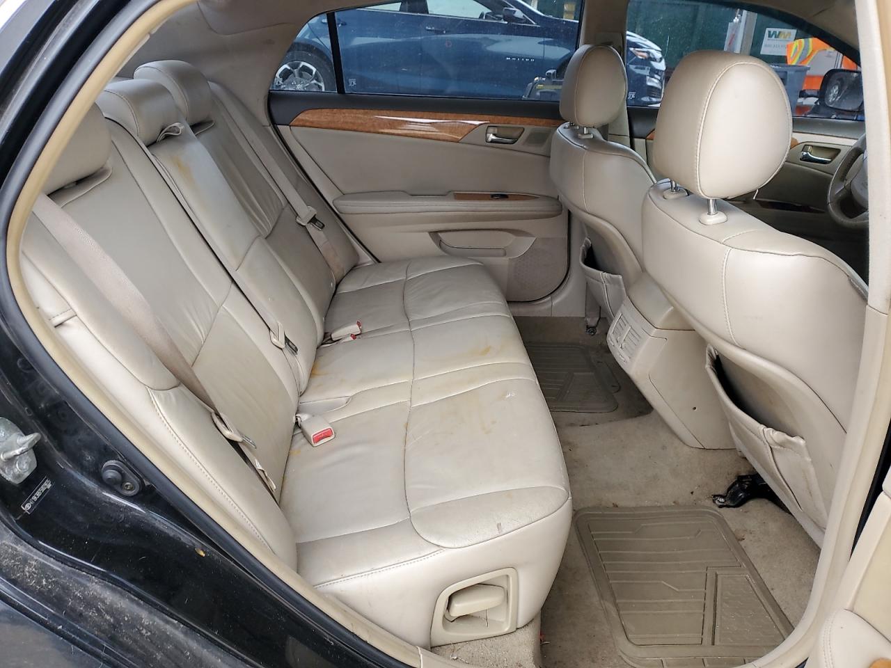 2005 Toyota Avalon - Image 10