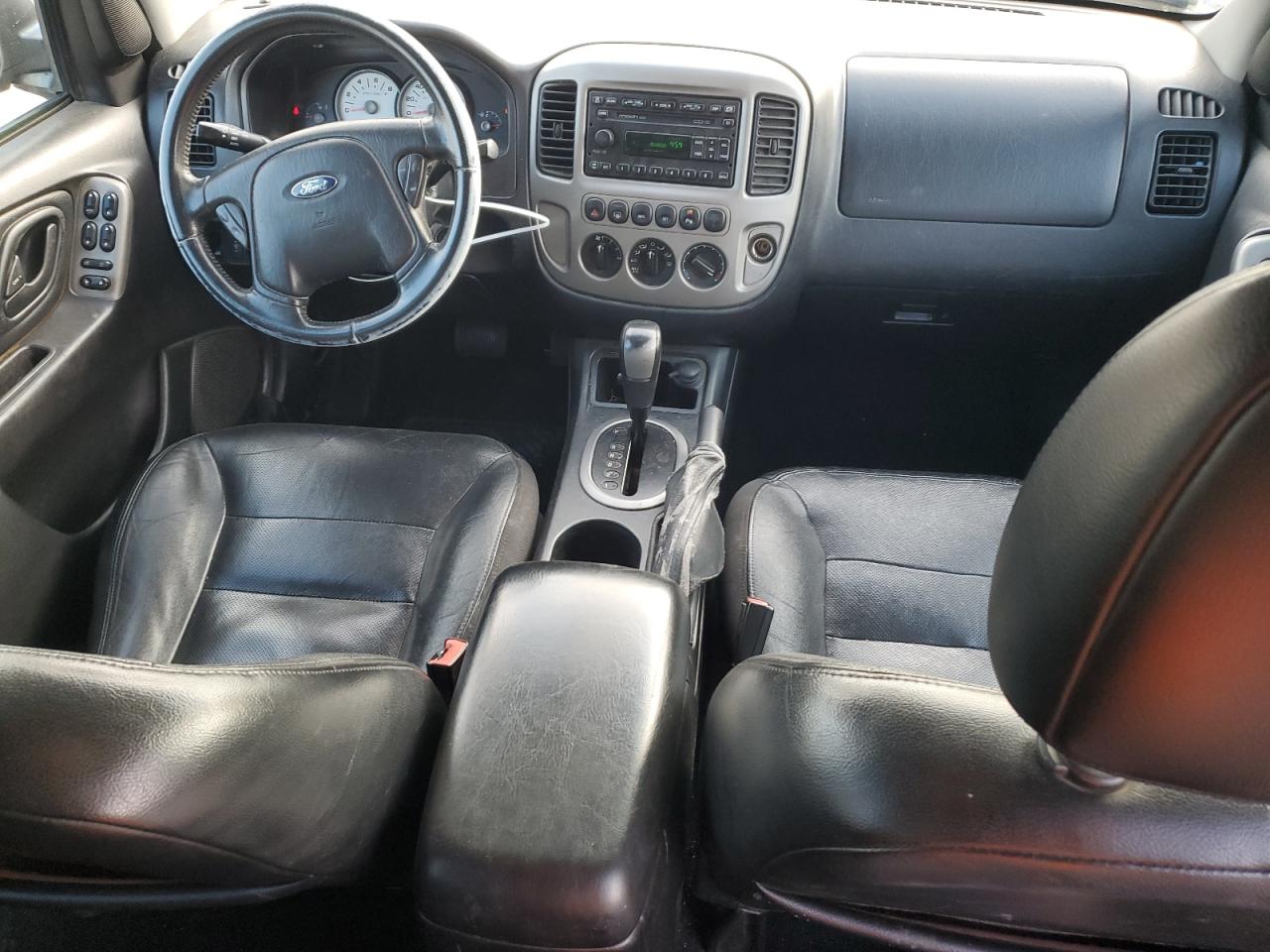 2005 Ford Escape - Image 8