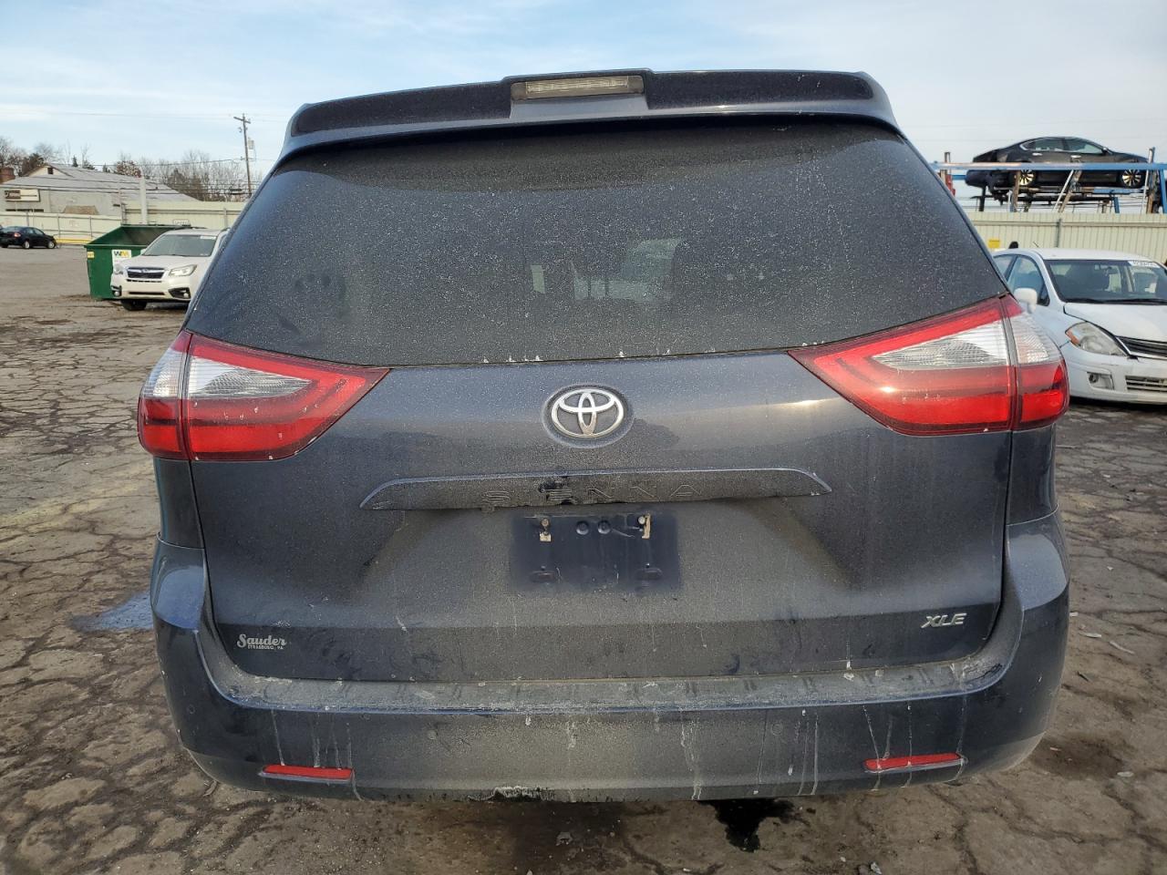2020 Toyota Sienna - Image 6