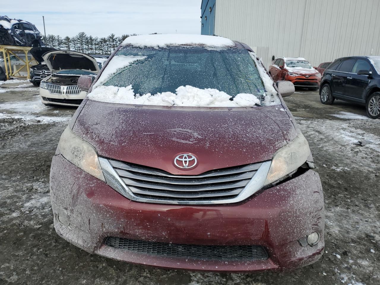 2015 Toyota Sienna - Image 5