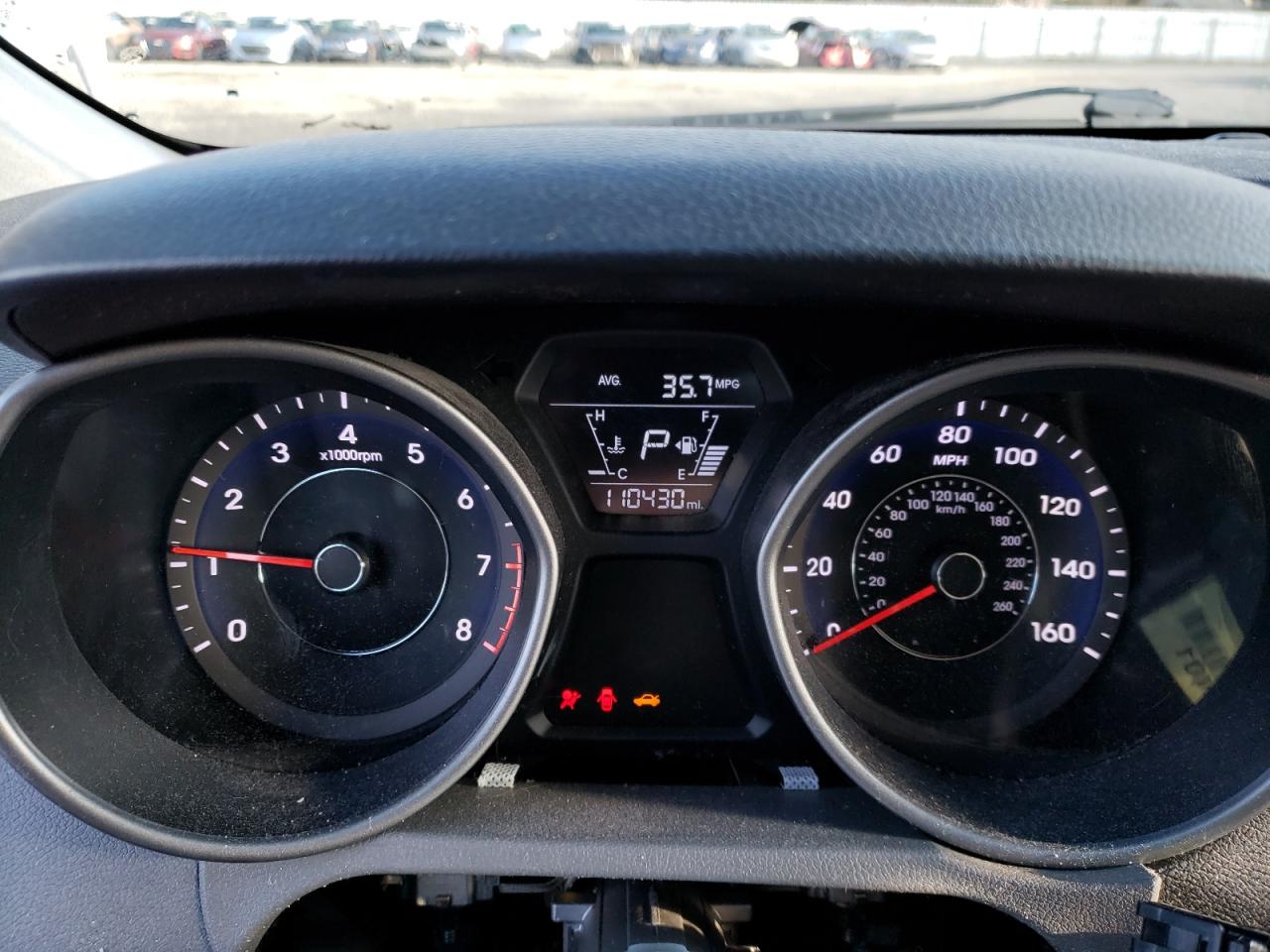 2016 Hyundai Elantra - Image 9
