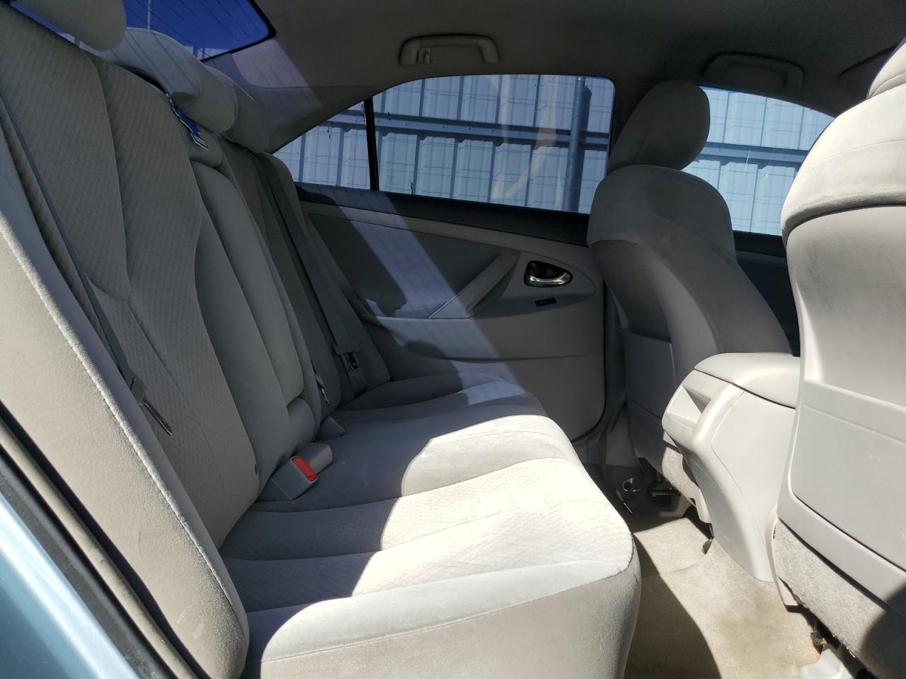 2009 Toyota Camry - Image 10