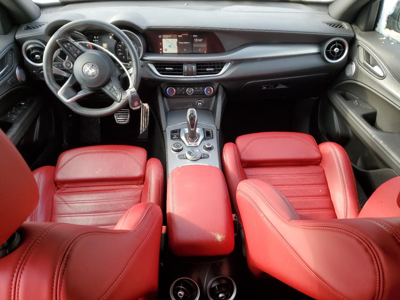 2022 Alfa Romeo Stelvio - Image 8