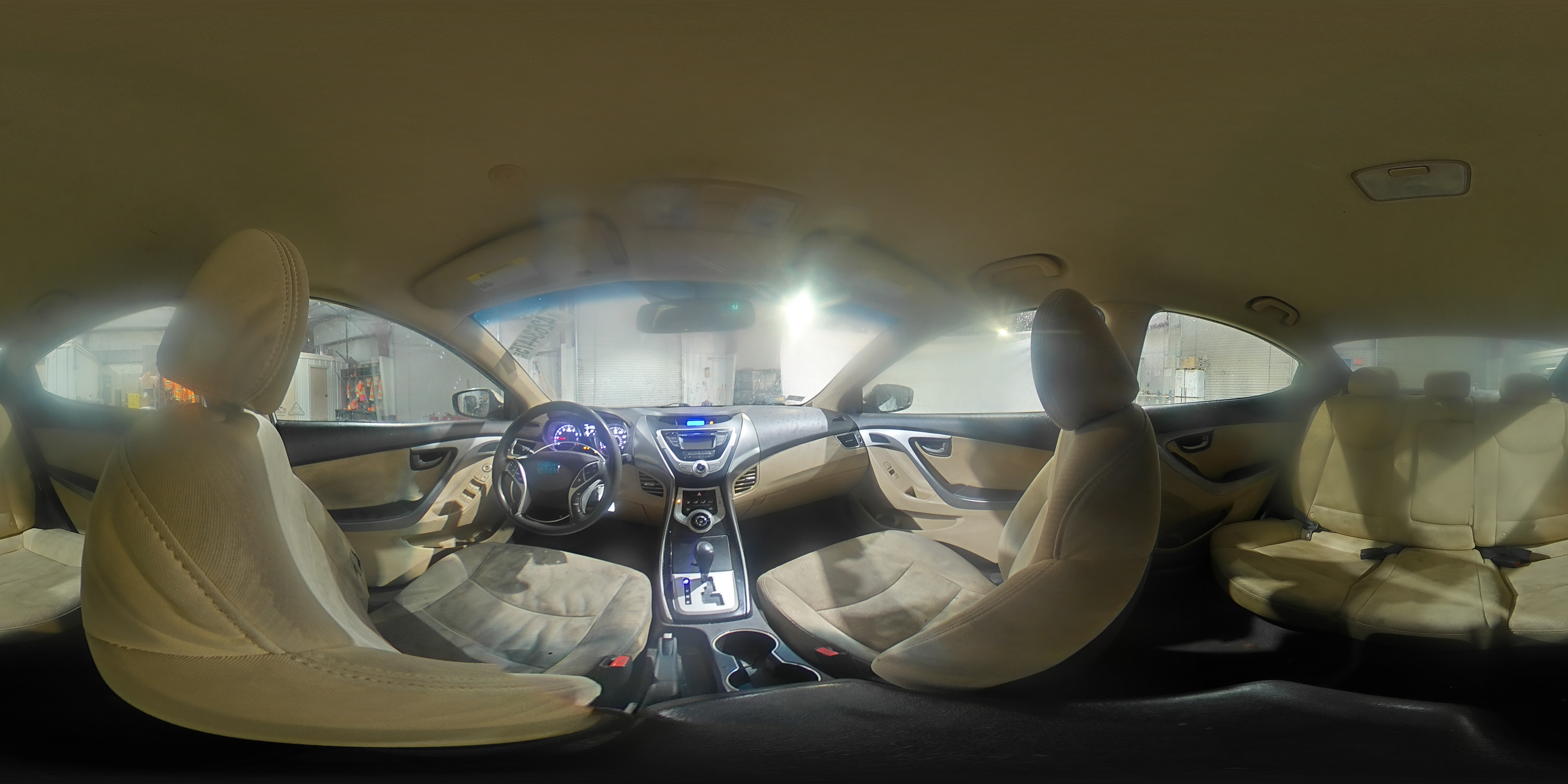 2012 Hyundai Elantra - Image 15