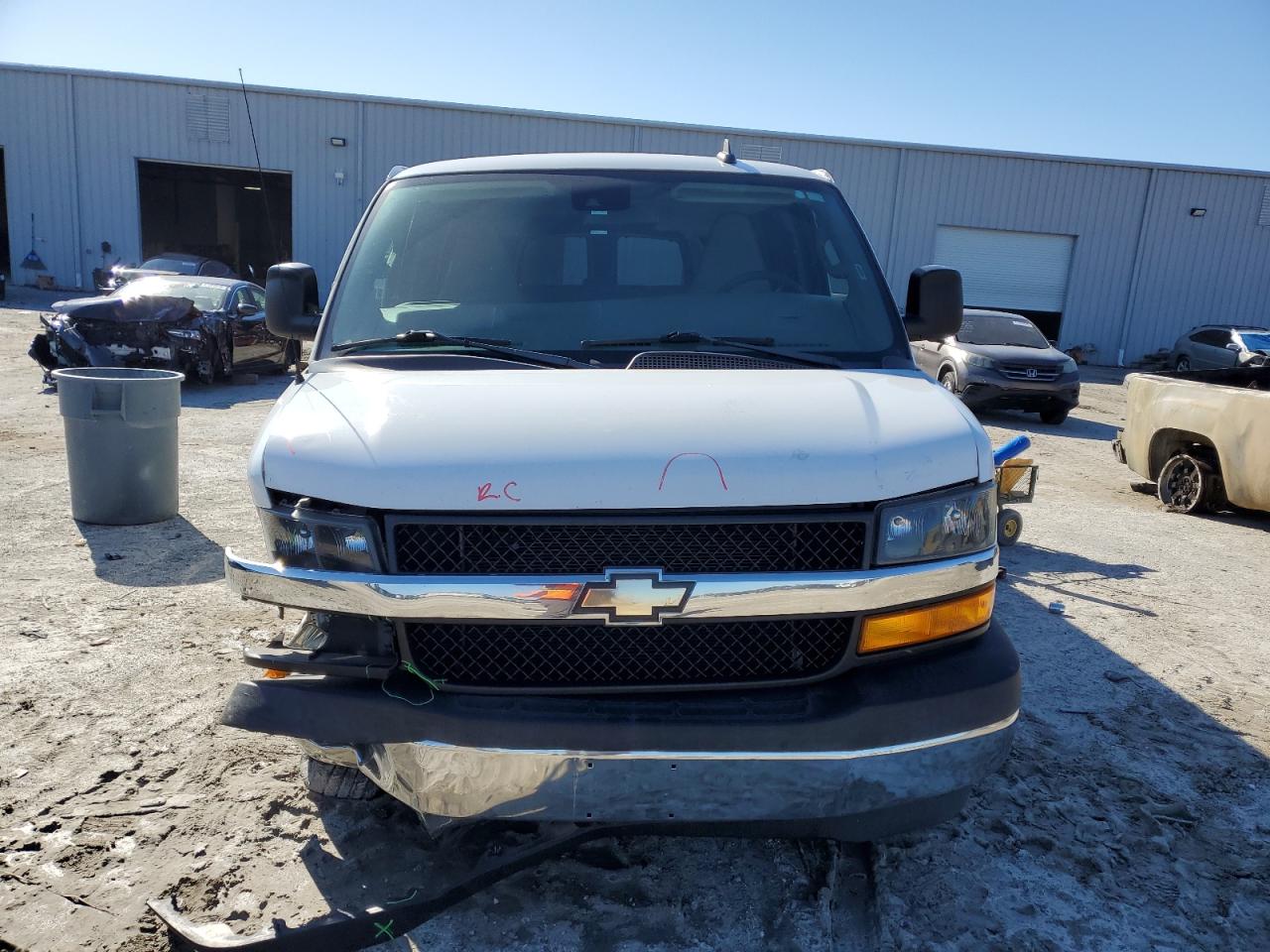2019 Chevrolet Express - Image 5