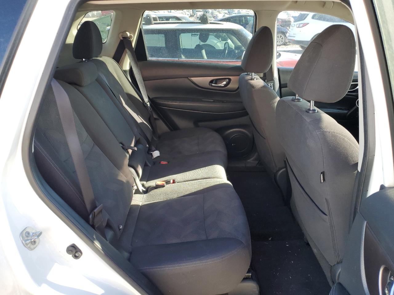 2016 Nissan Rogue - Image 11