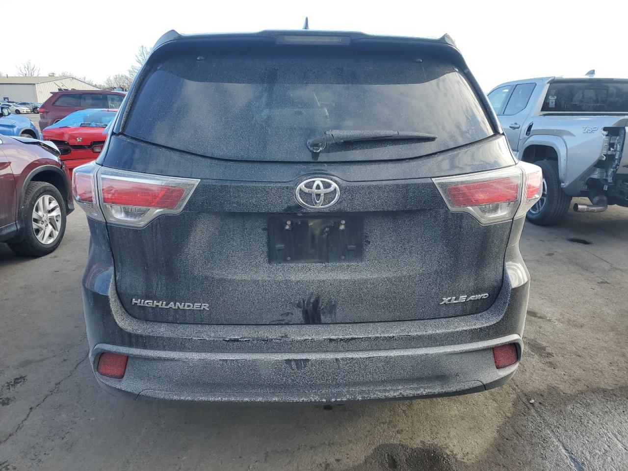 2015 Toyota Highlander - Image 6