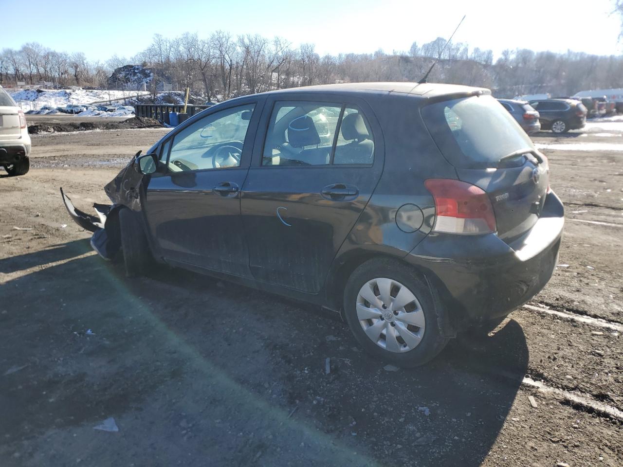 2010 Toyota Yaris - Image 2
