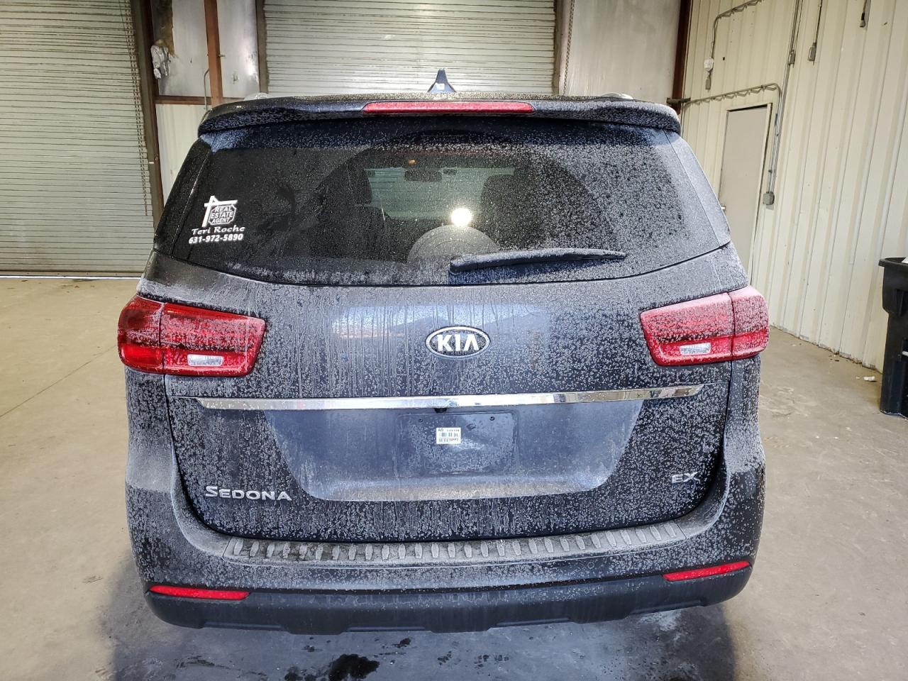 2021 Kia Sedona - Image 6