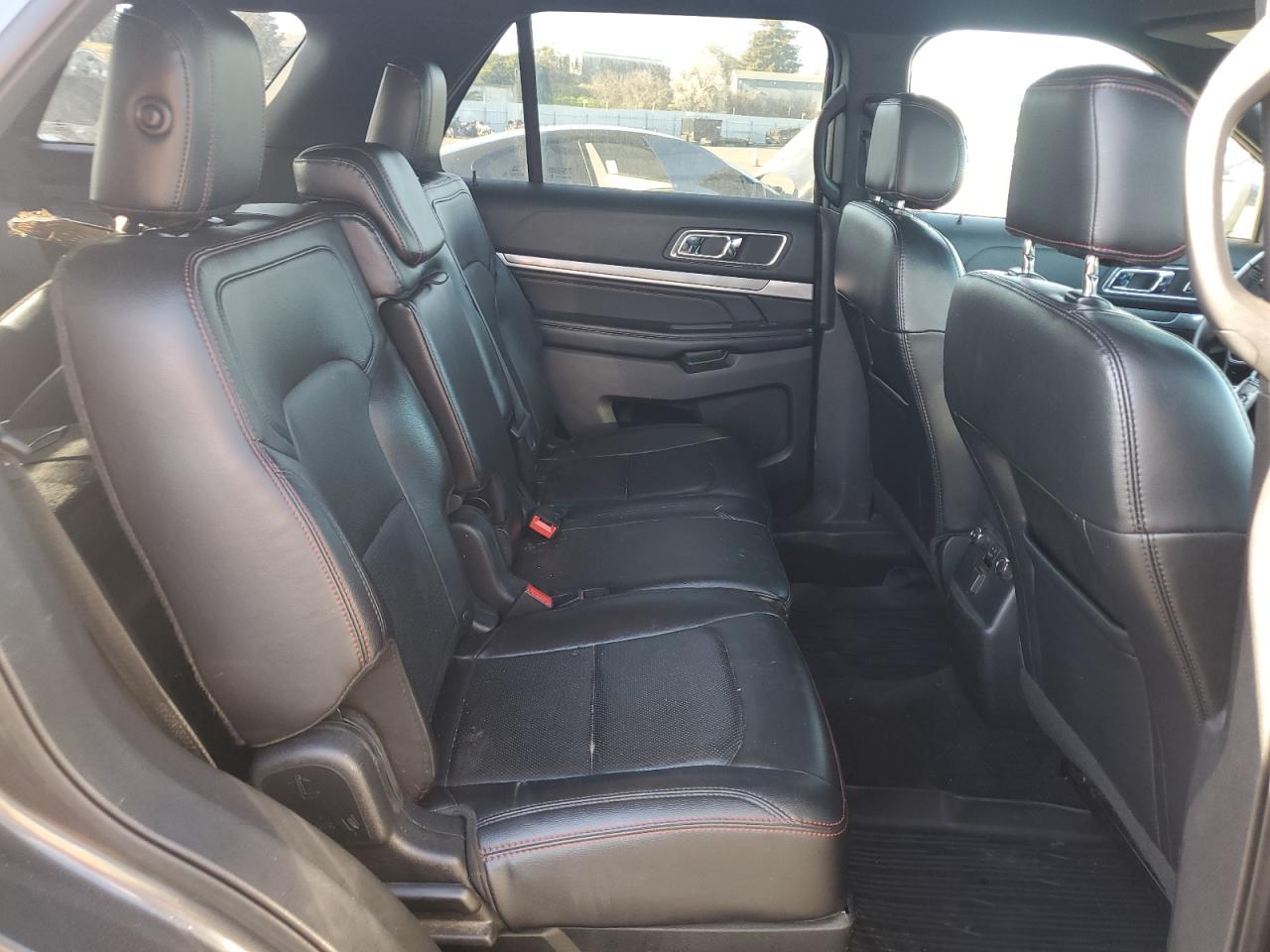 2017 Ford Explorer - Image 11