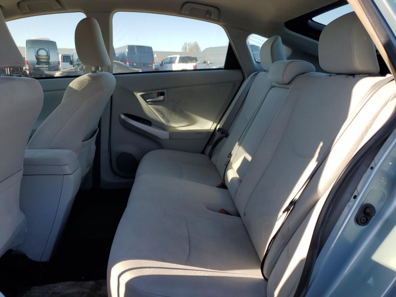 2015 Toyota Prius - Image 10