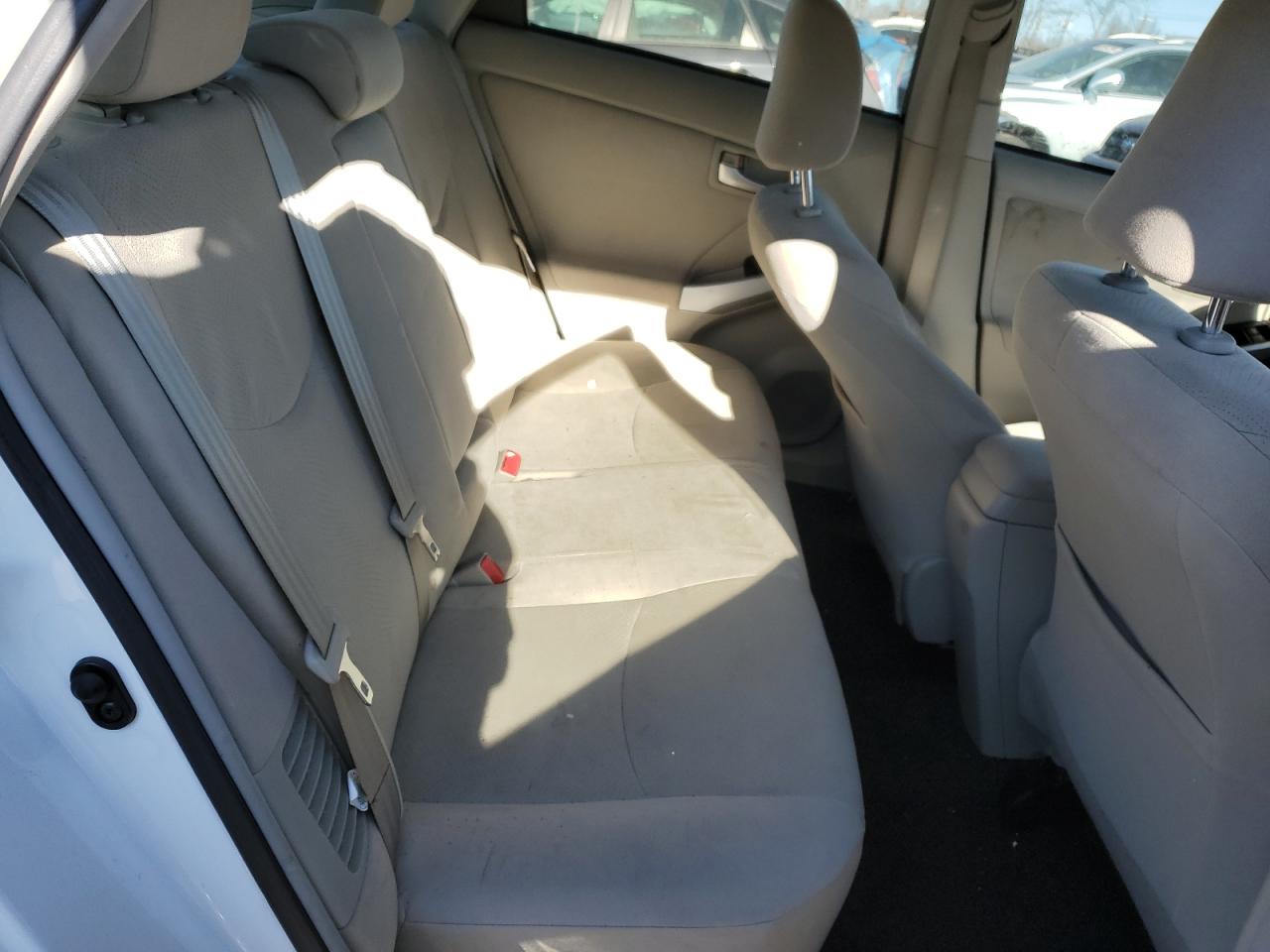 2014 Toyota Prius - Image 11