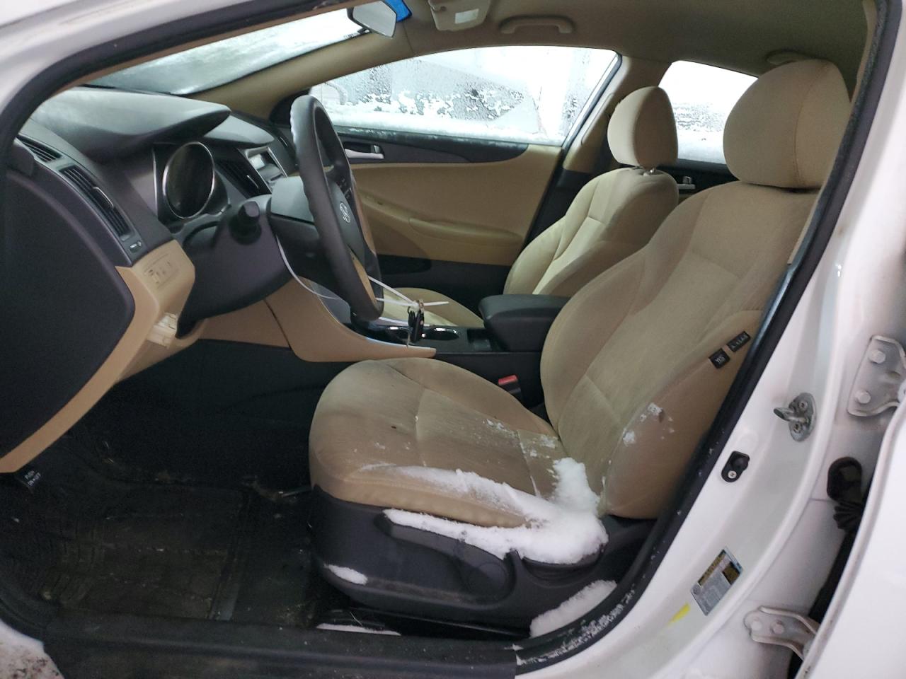 2011 Hyundai Sonata - Image 7