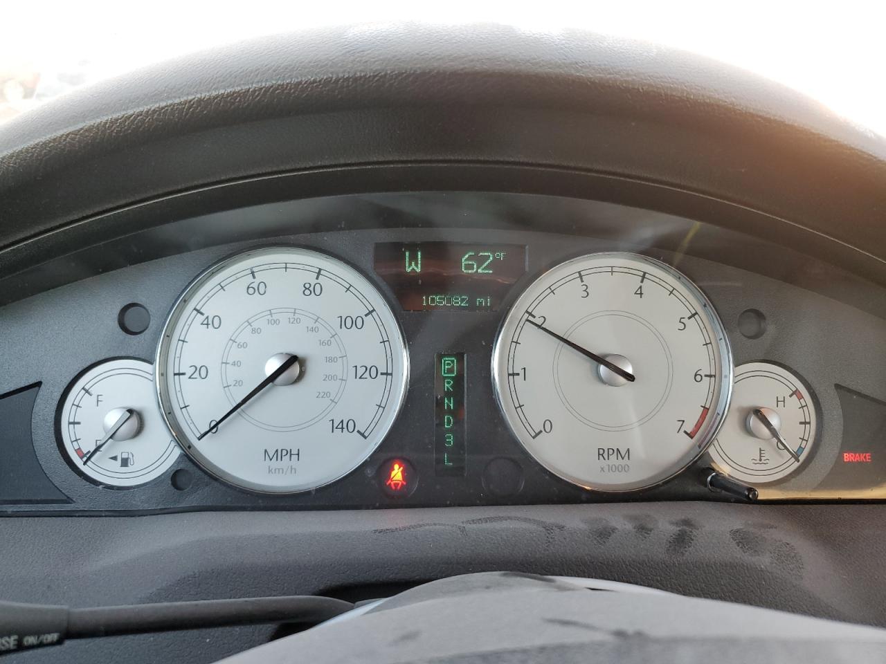 2005 Chrysler 300 - Image 9