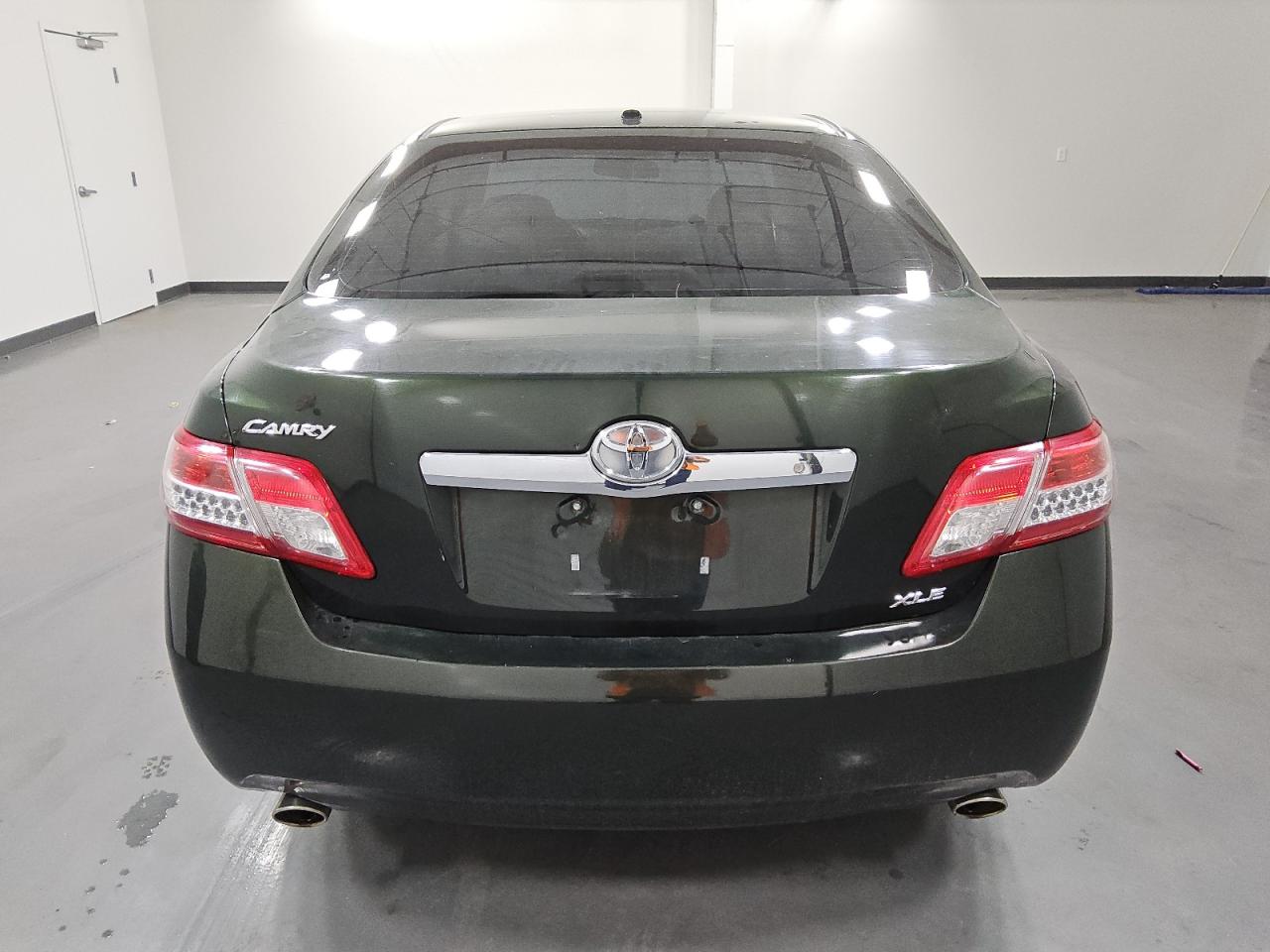 2011 Toyota Camry - Image 6