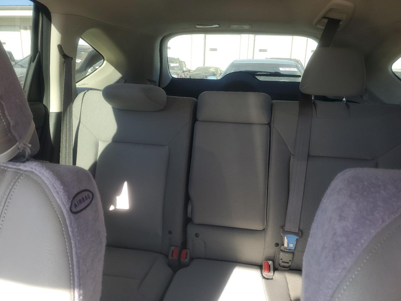 2015 Honda CR-V - Image 10