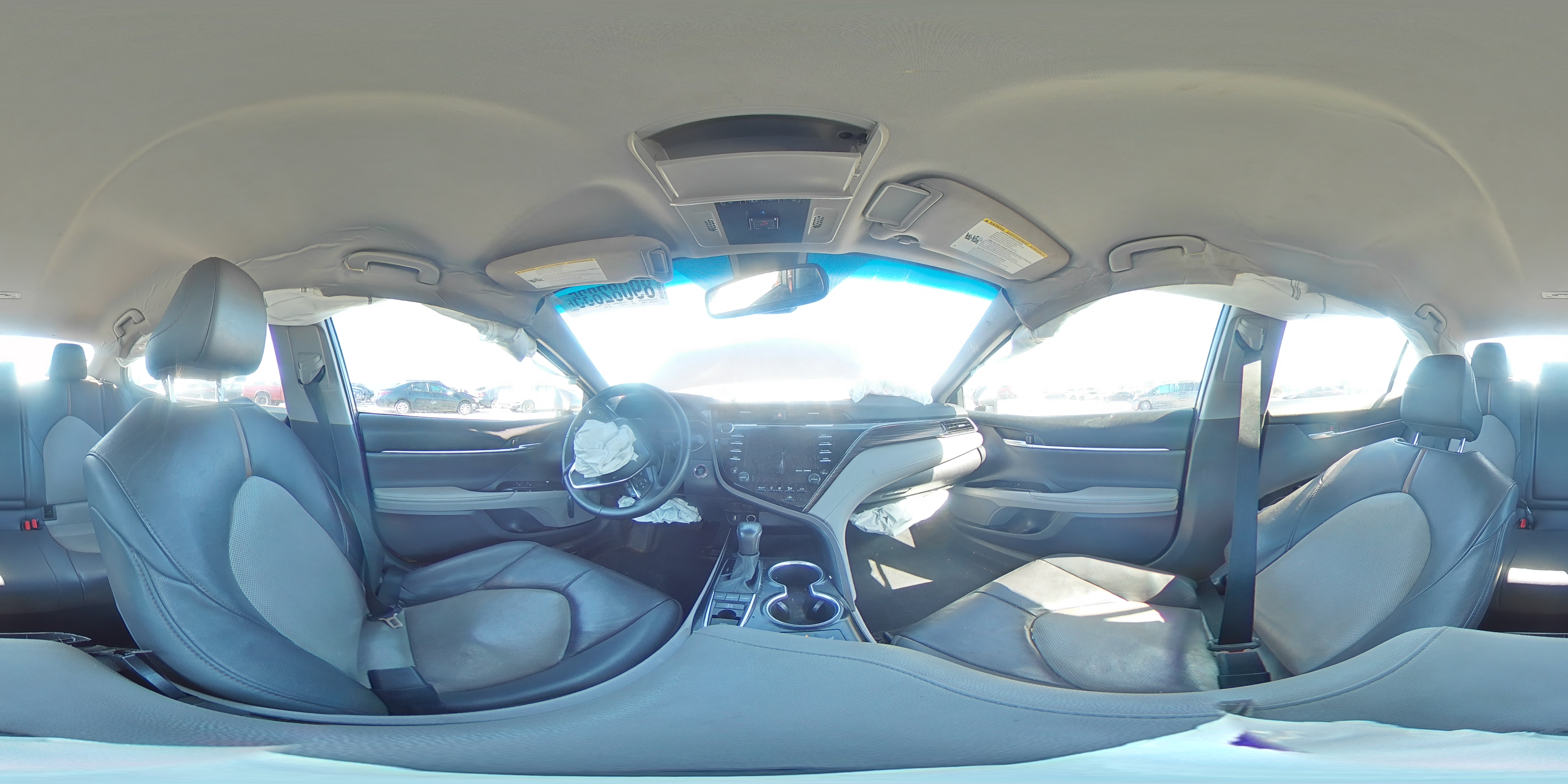2020 Toyota Camry - Image 12