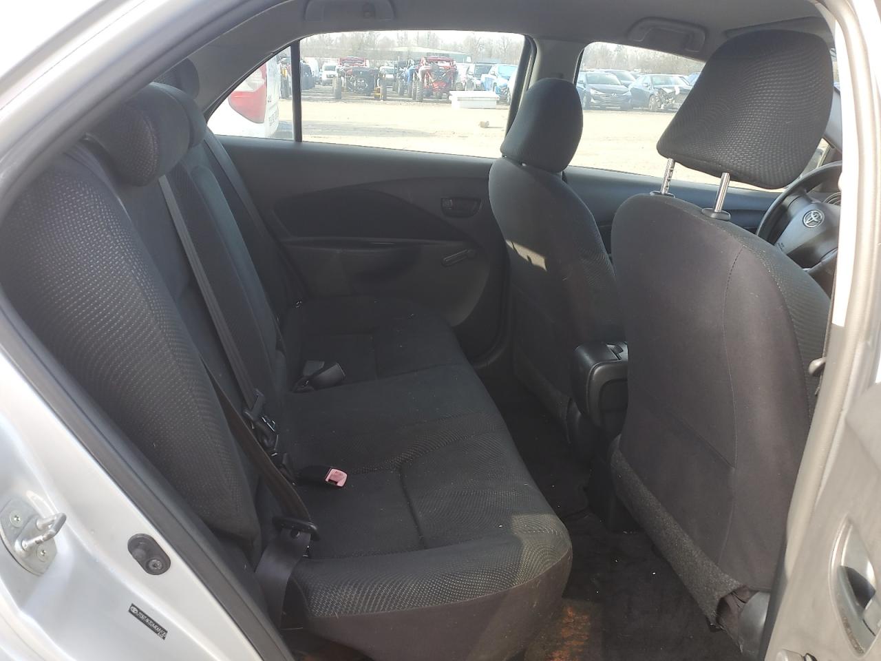 2010 Toyota Yaris - Image 10