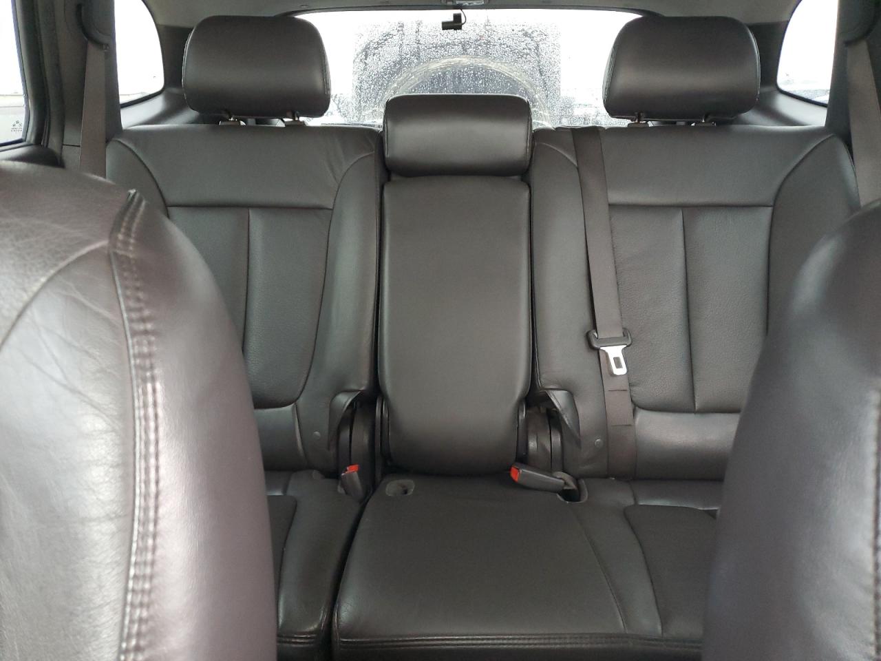 2010 Hyundai Santa Fe - Image 10