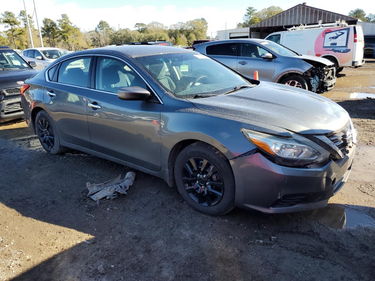 2017 Nissan Altima - Image 4