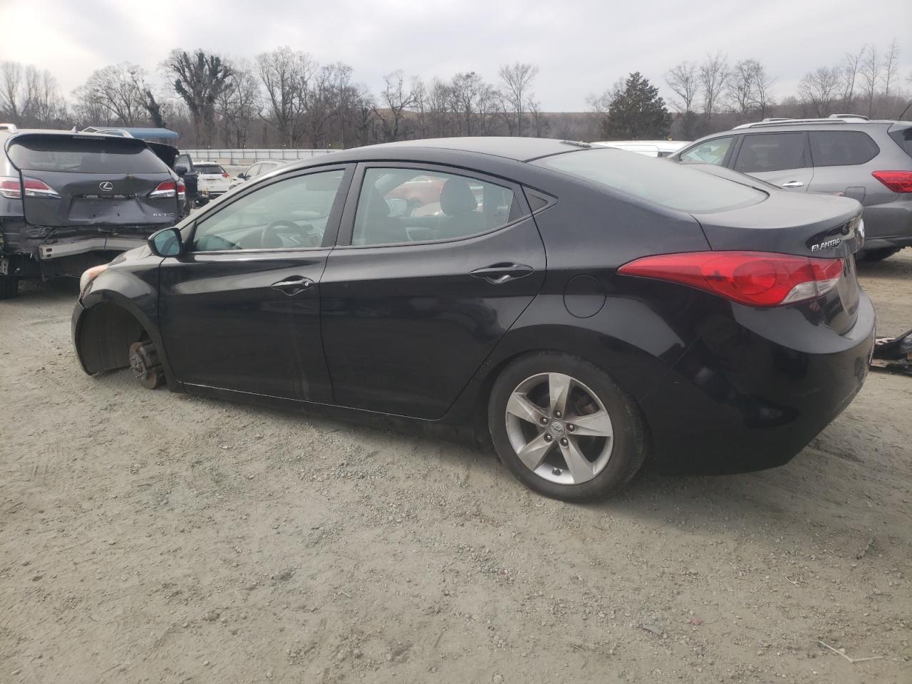 2011 Hyundai Elantra - Image 2