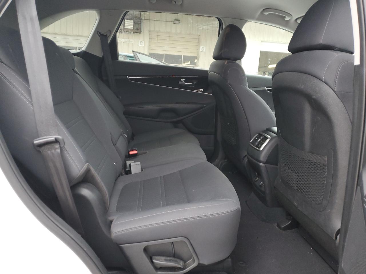 2019 Kia Sorento - Image 11