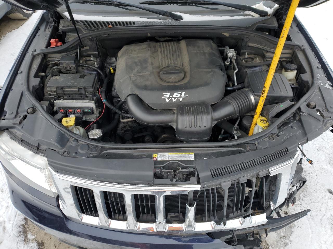 2012 Jeep Grand Cherokee - Image 12