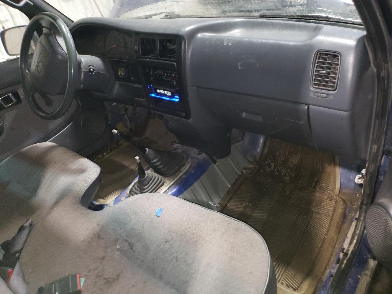 1995 Toyota Tacoma - Image 8
