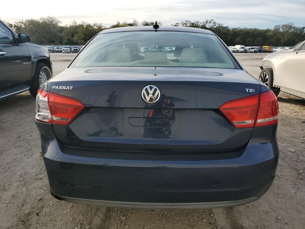 2014 Volkswagen Passat - Image 6
