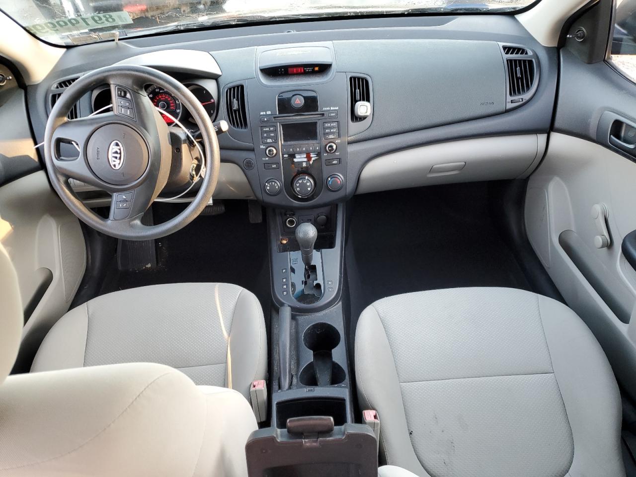 2010 Kia Forte - Image 8