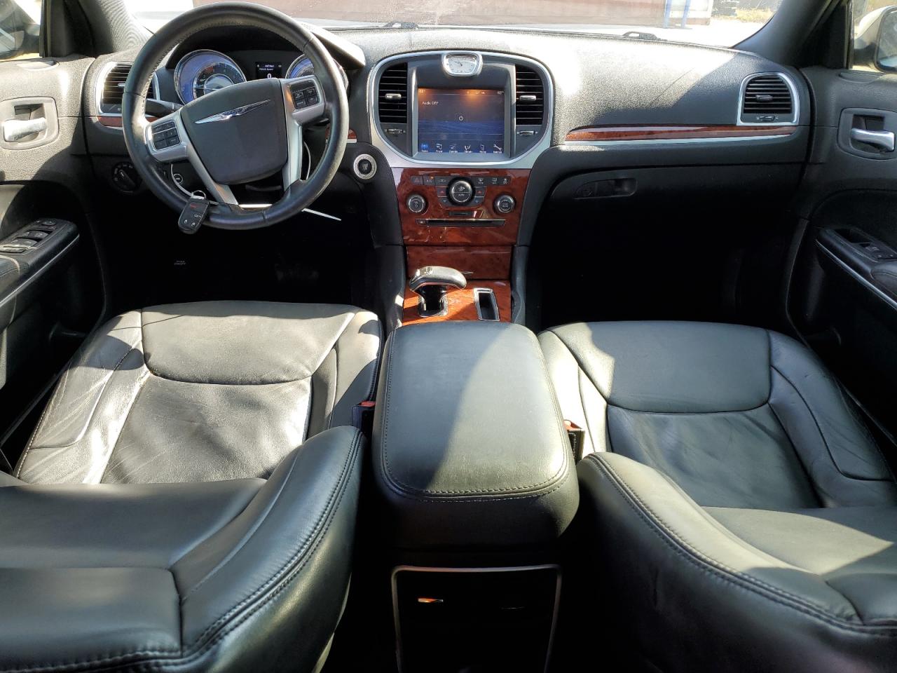 2014 Chrysler 300 - Image 8
