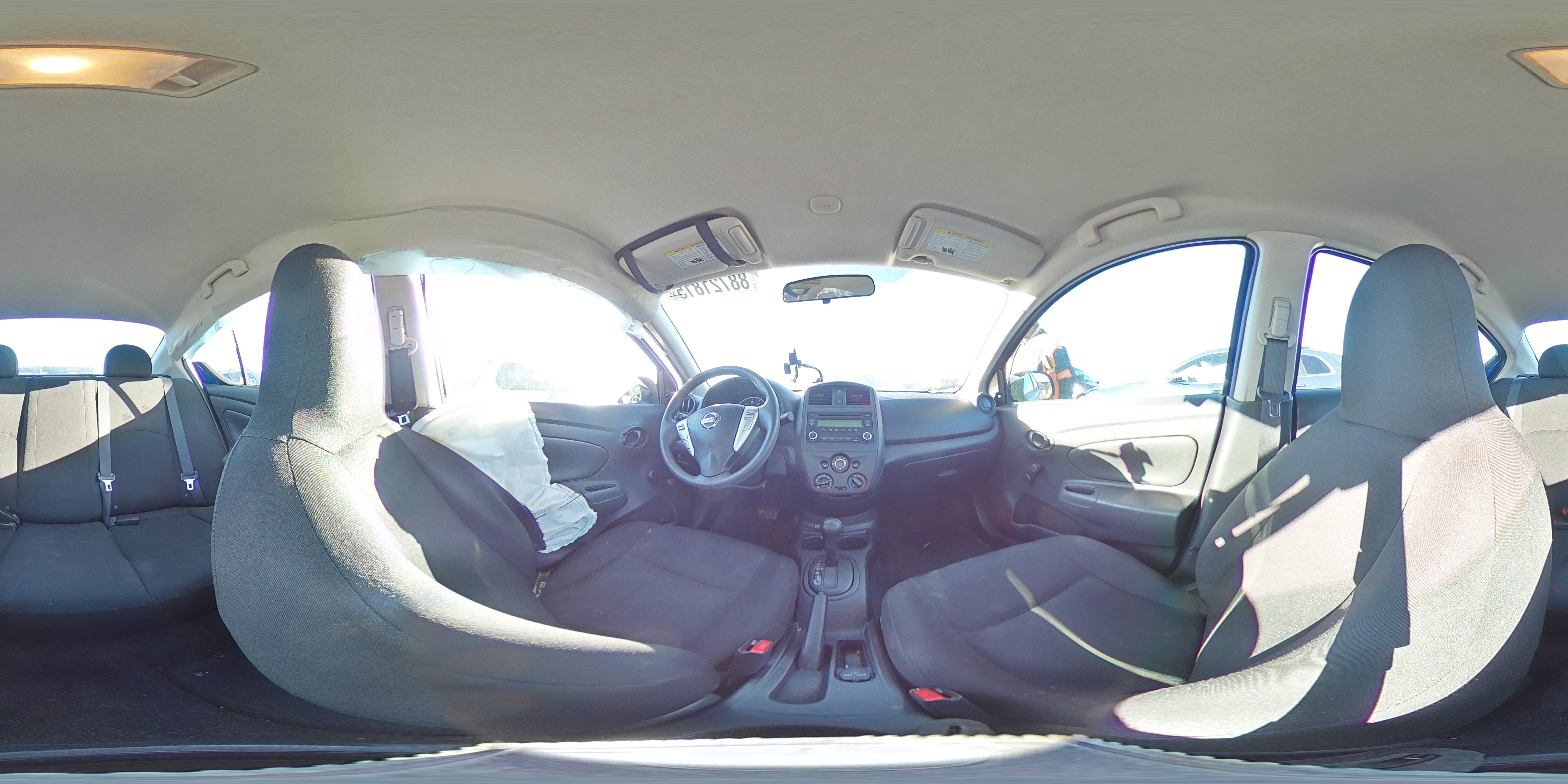 2015 Nissan Versa - Image 13