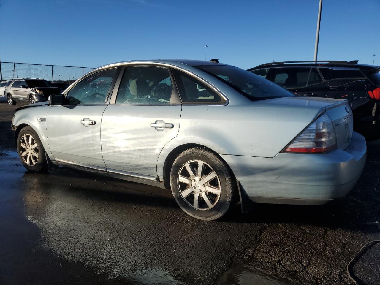 2008 Ford Taurus - Image 2