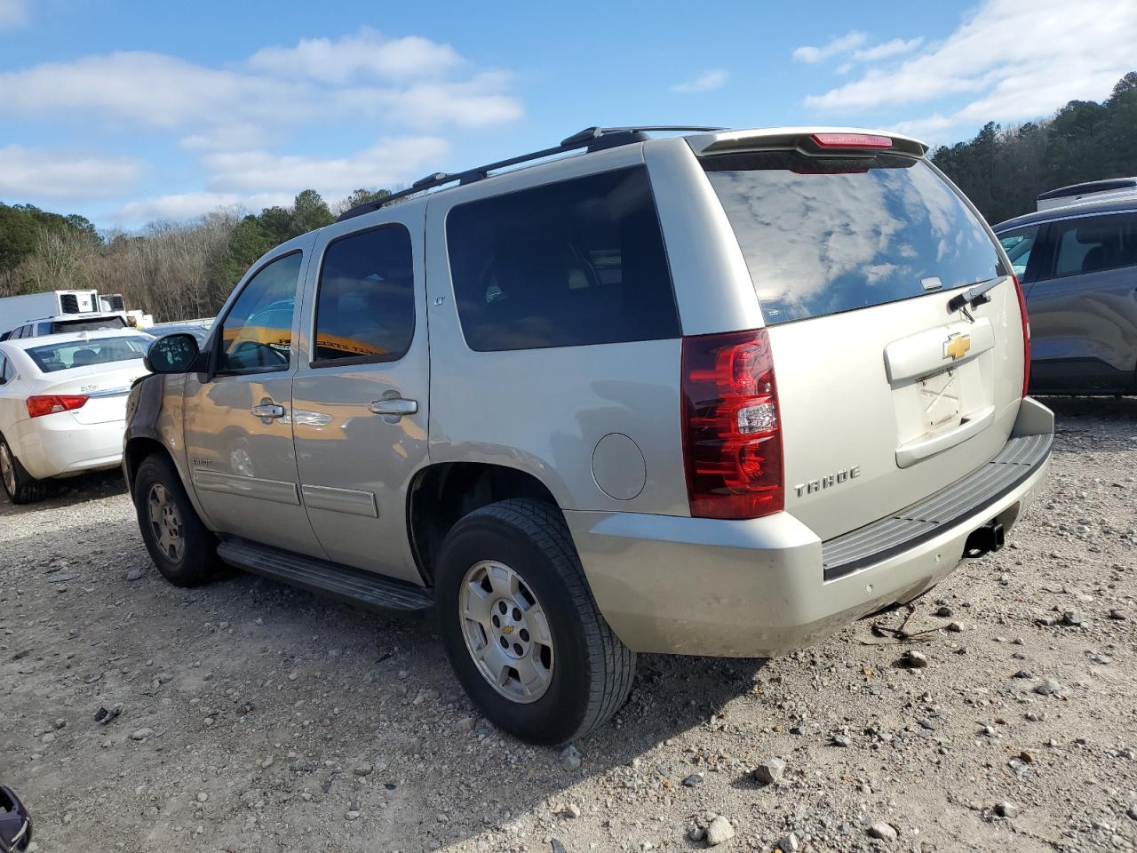 VIN 1GNSCBE01DR233074 2013 CHEVROLET TAHOE no.2