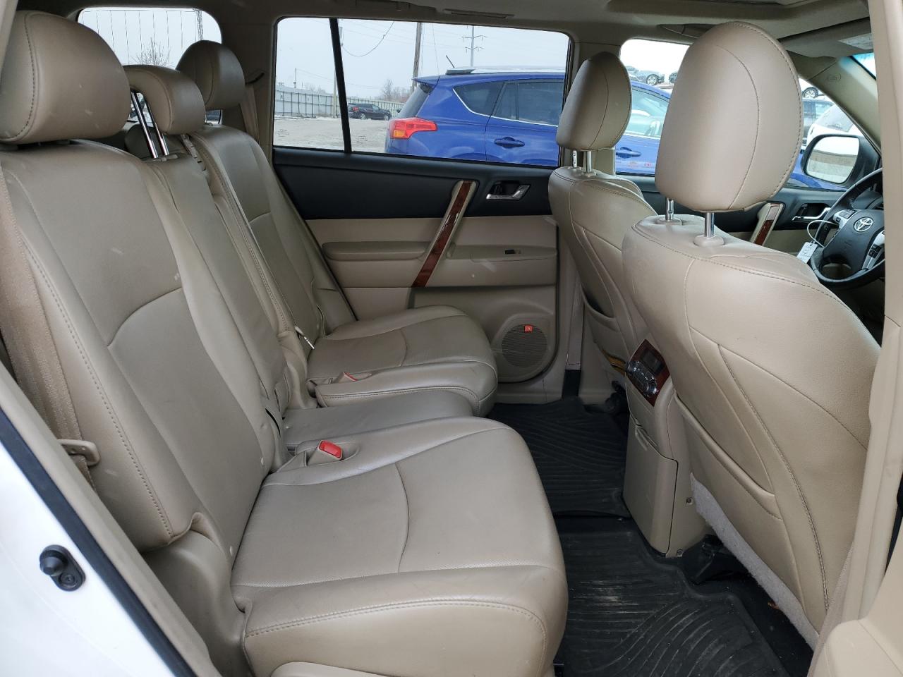 2013 Toyota Highlander - Image 11