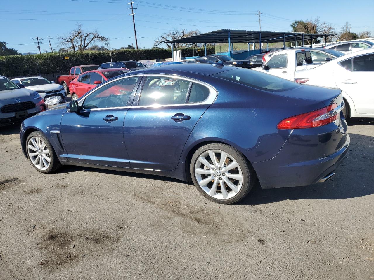 VIN SAJWJ0EF3D8S83653 2013 JAGUAR XF no.2