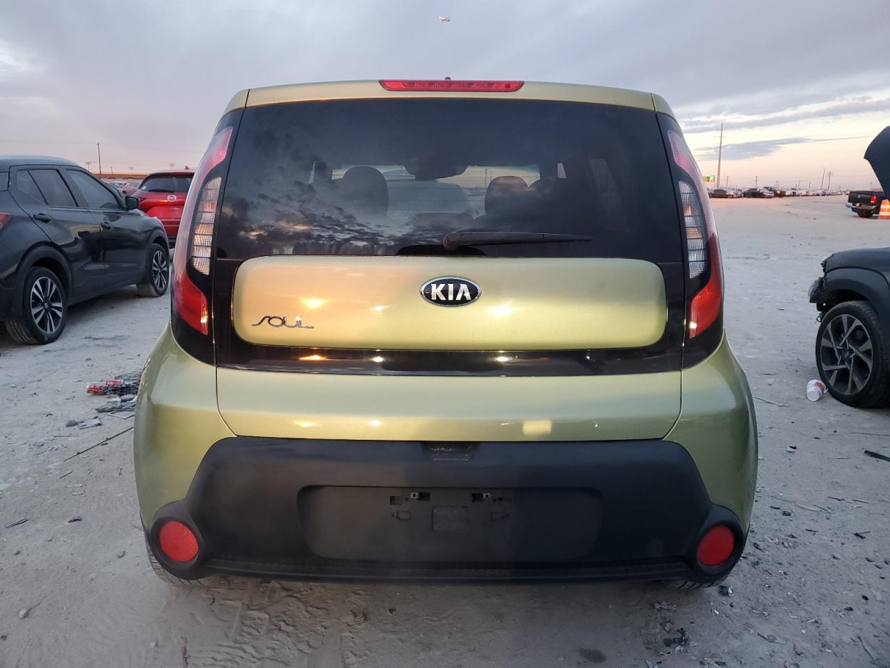 VIN KNDJN2A28F7777088 2015 KIA SOUL no.6