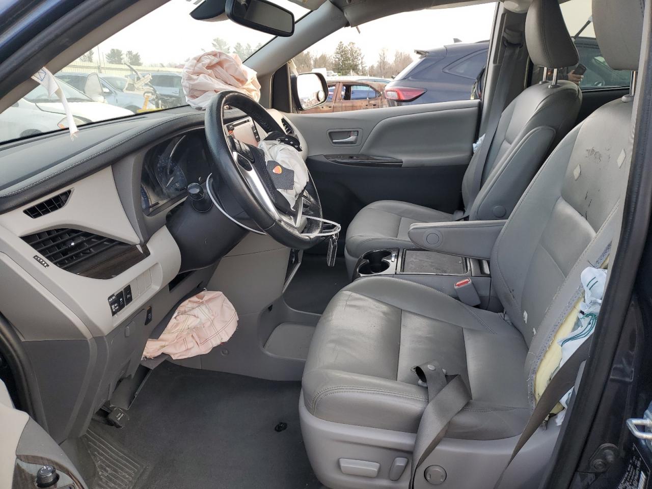 2020 Toyota Sienna - Image 7
