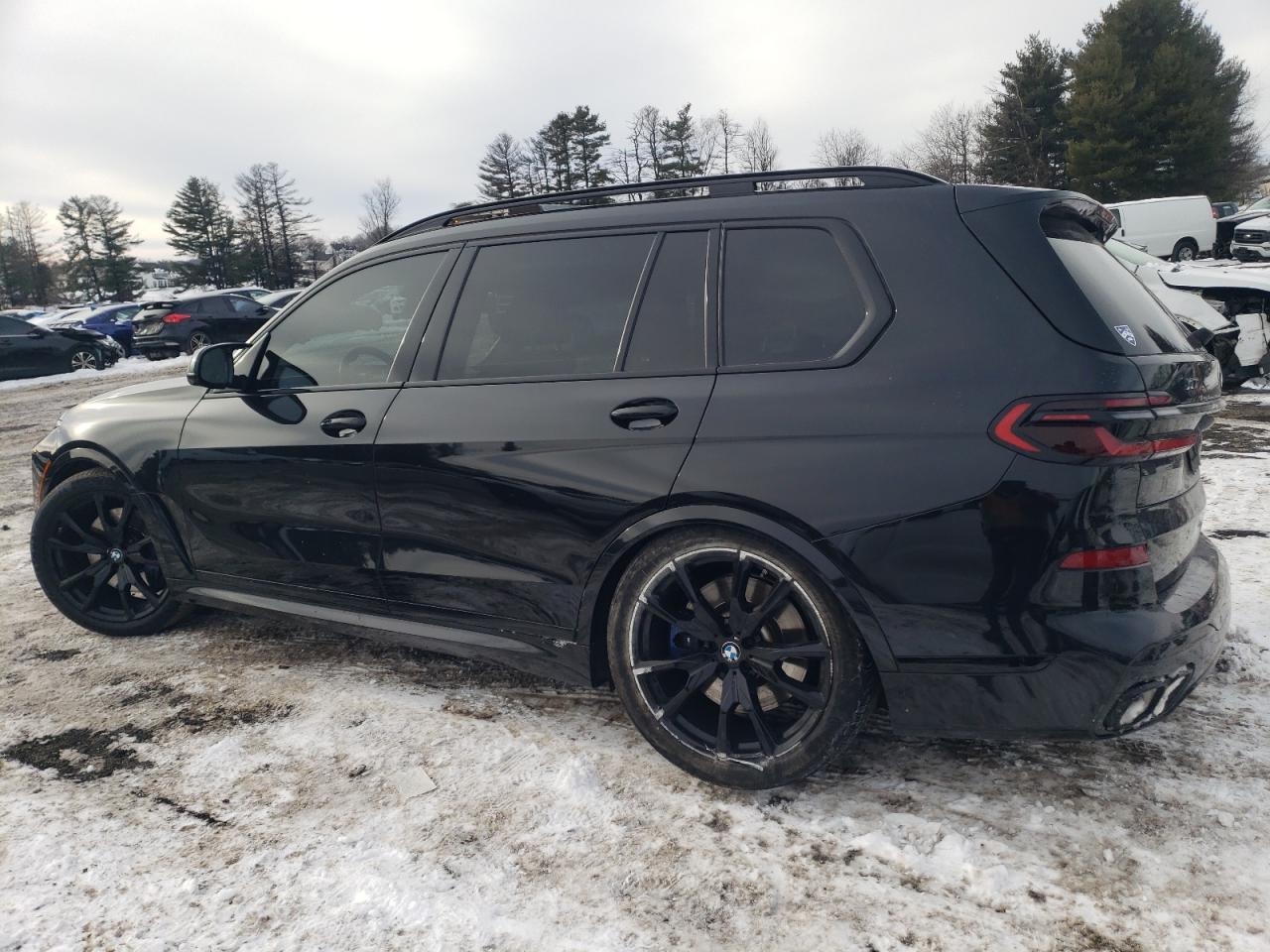 2024 BMW X7 - Image 2