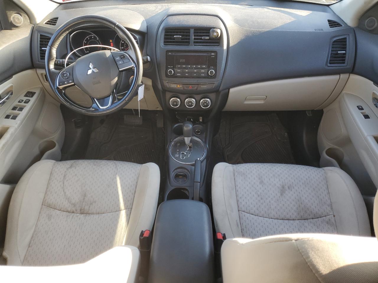 2017 Mitsubishi Outlander - Image 8