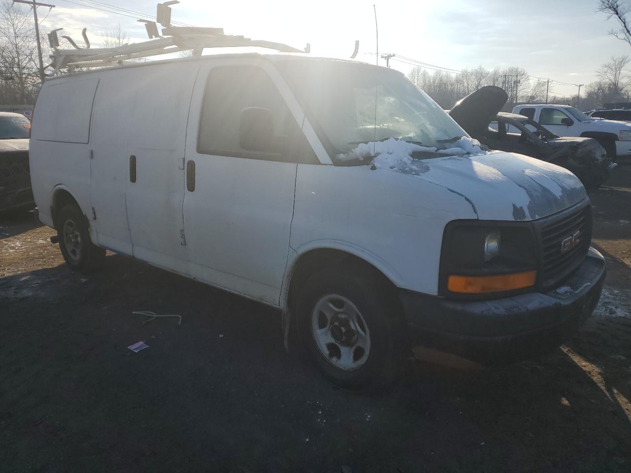 2007 GMC Savana - Image 4